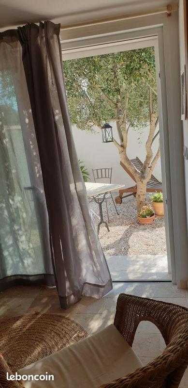 Chambre Independante Avec Jardin Privatif La Londe-les-Maures Luaran gambar